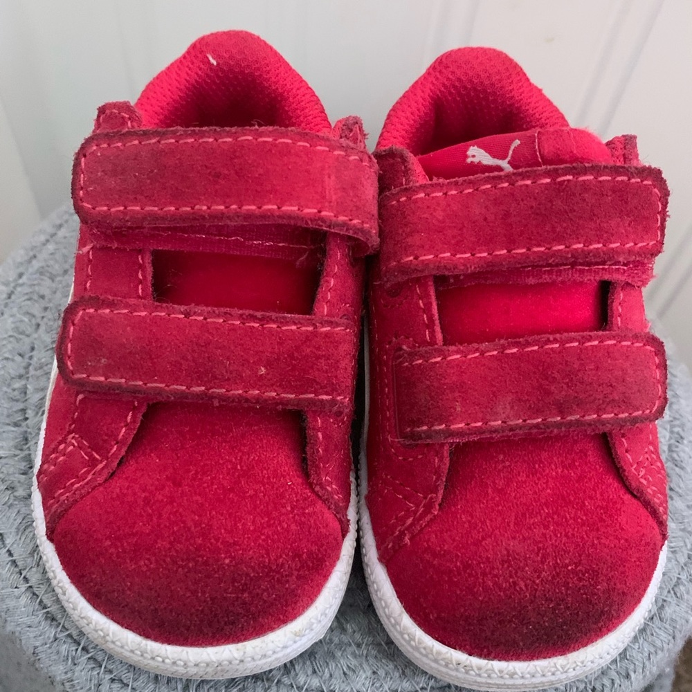 Toddler girl Pumas
